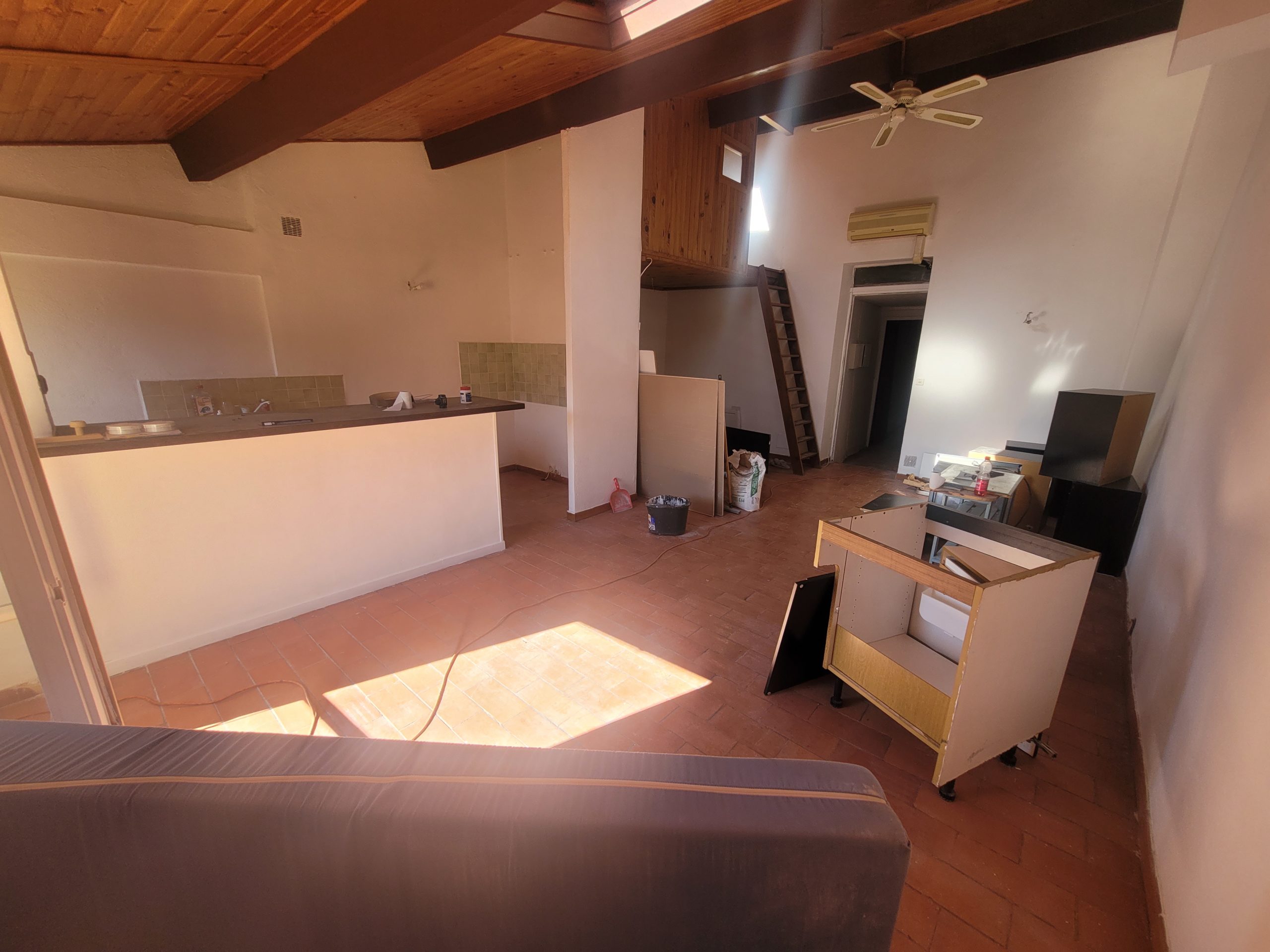 Studio meublé 33m² avec mezzanine – Cotignac