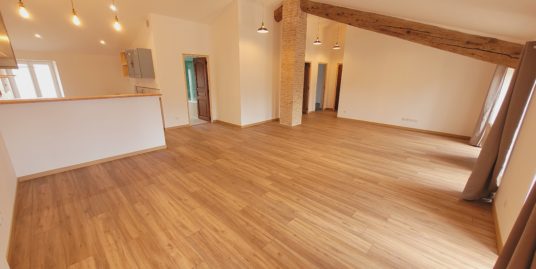 Appartement T4 106m² avec jardinet et cave – Salernes – Loué !