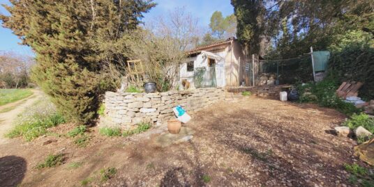 Petite propriété viticole avec vignes AOC et bois – Le Luc