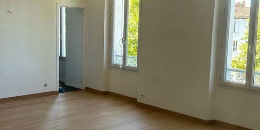 Appartement de standing 102m² centre-ville – Vidauban