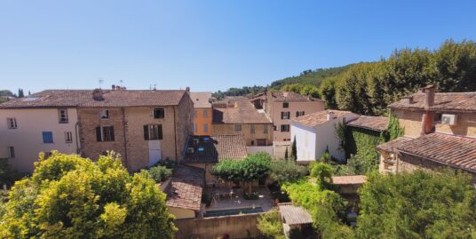 Appartement T4 118m² avec jardin partagé – Cotignac