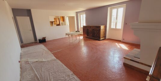 Appartement T4 118m² avec jardin partagé – Cotignac